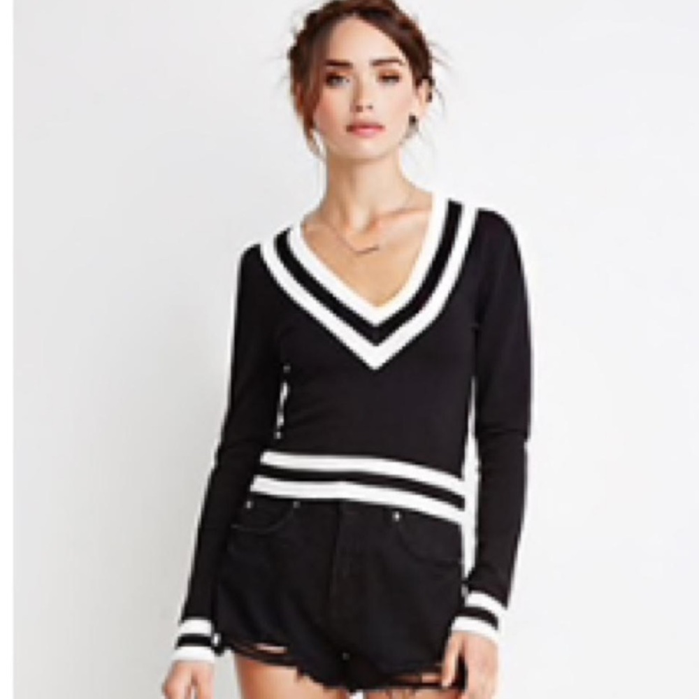 Forever 21 Preppy Black & White V-Neck Cricket Long Sleeve Sweater Small Women’s